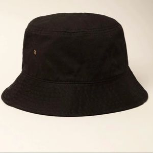 Black bucket hat